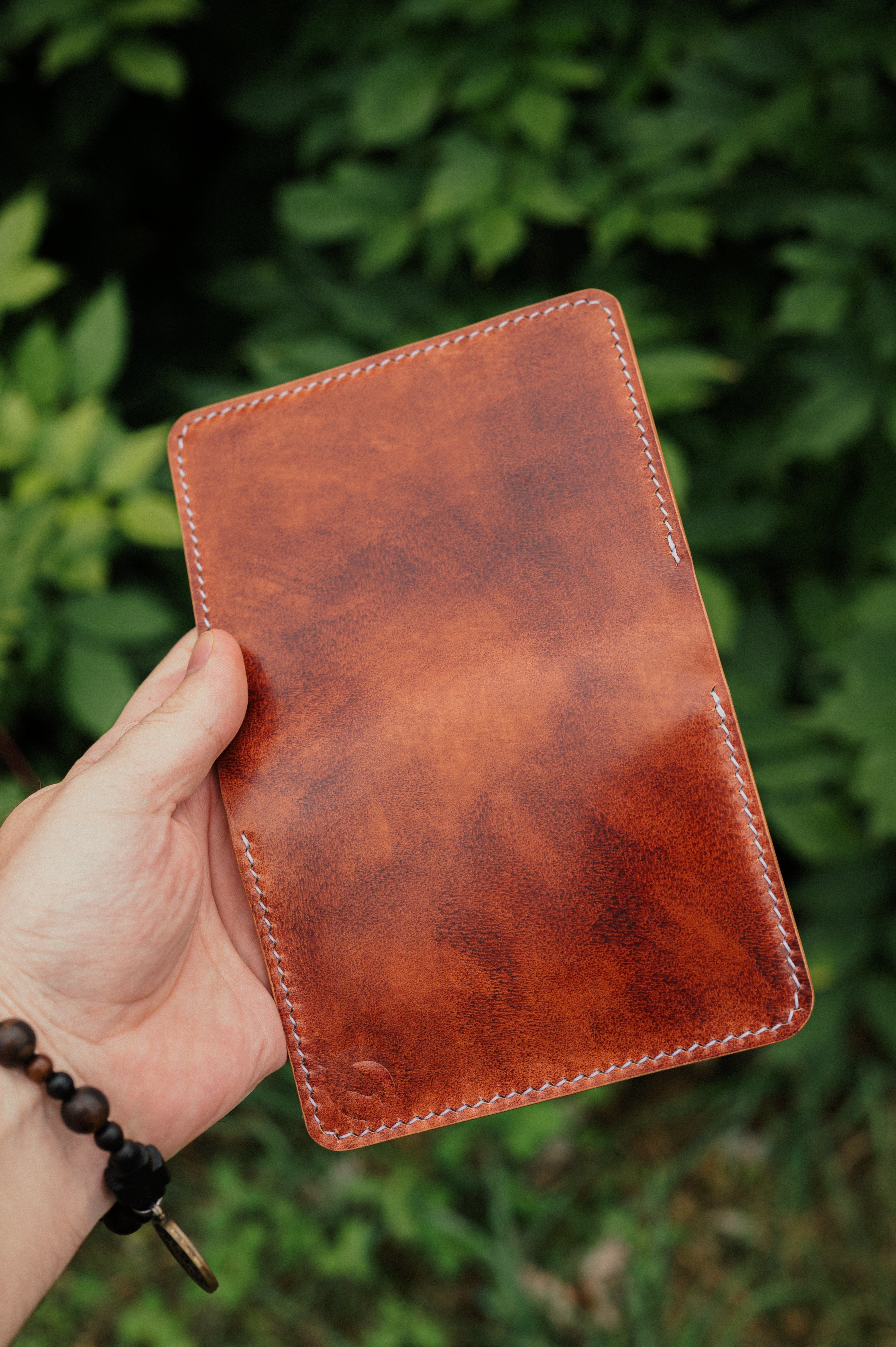 Shell Cordovan Men's Vertical Leather Bifold Wallet – DarkSkyLeather